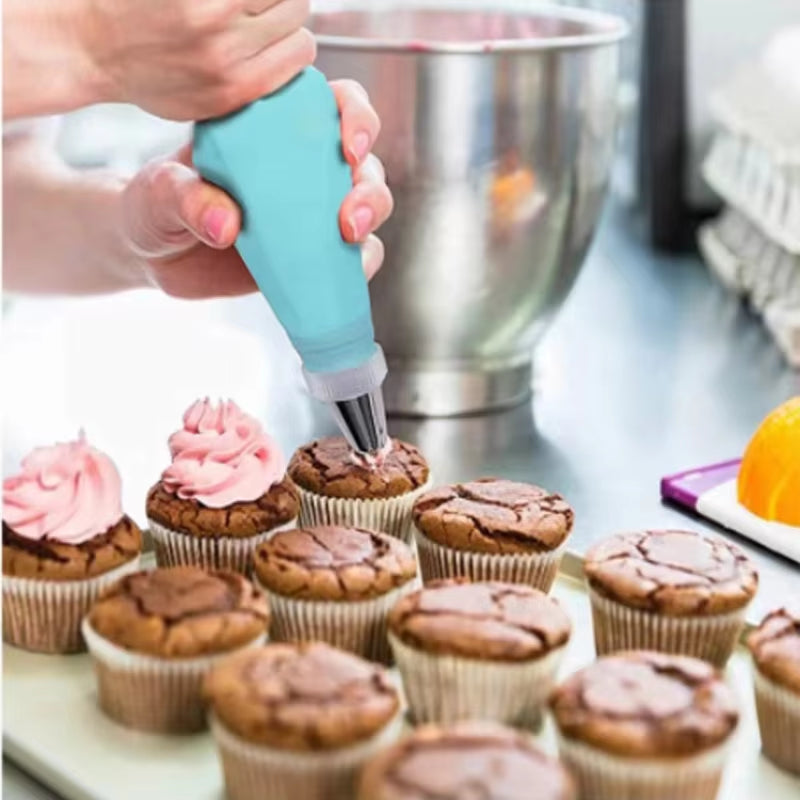 Silicone Piping Bags and Tips Set Cake DIY Decorating Kit with Stainless Steel Nozzle Reusable Silicone Pastry Baking Tool